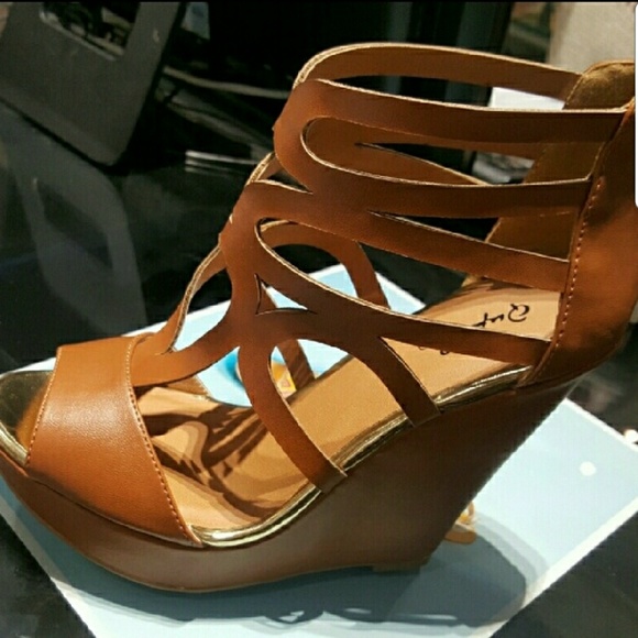 Heels - Picture 3 of 4